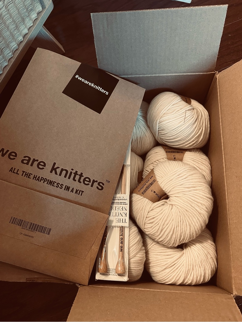“We are knitters” Cream Chunky Yarn Kit /kimono sweater Brand new